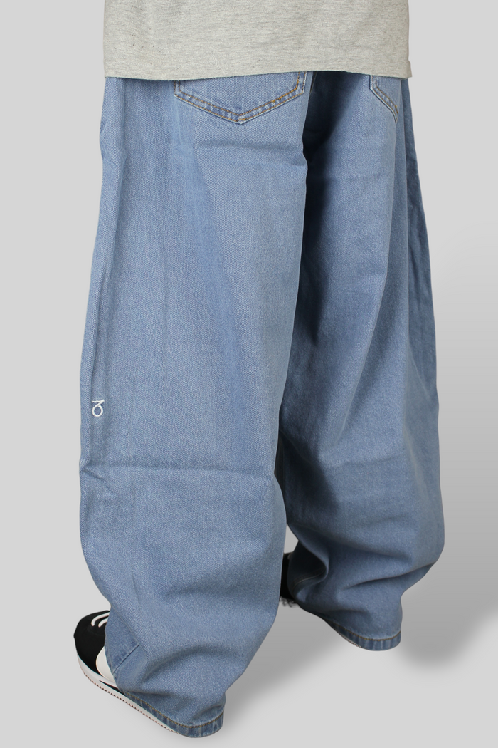 Jeans in denim a 5 tasche con vestibilità a palloncino (lavaggio chiaro)