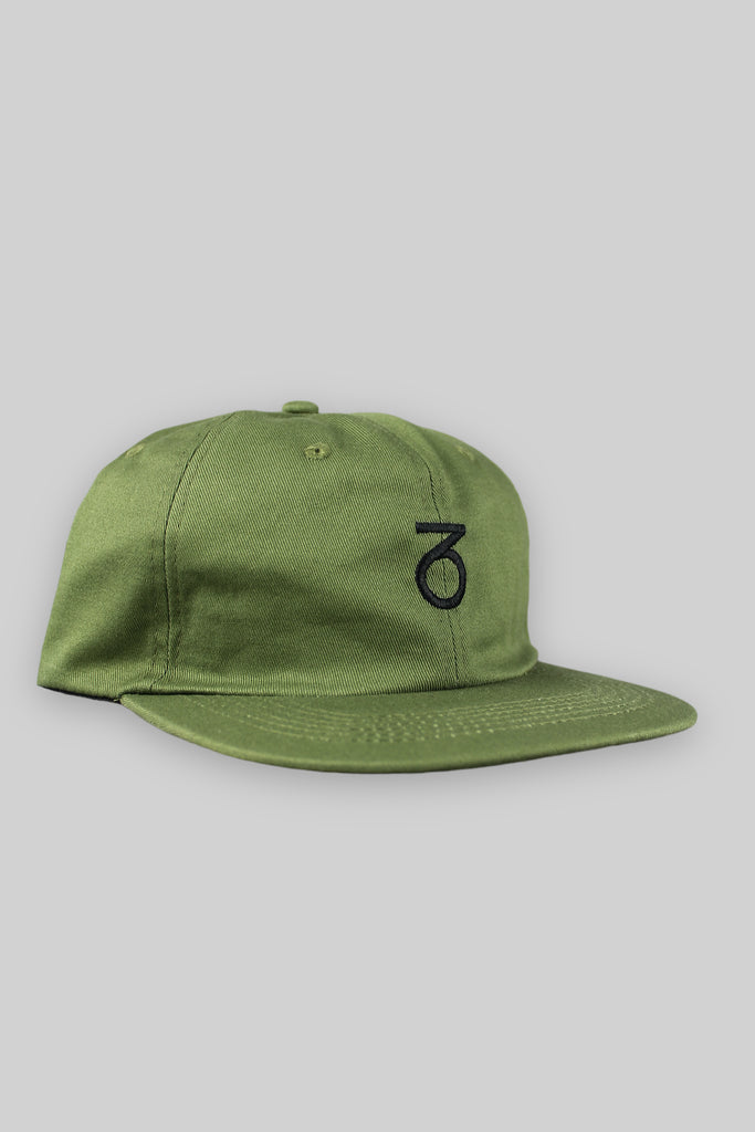 Cappellino non strutturato a 6 pannelli con logo classico (oliva)